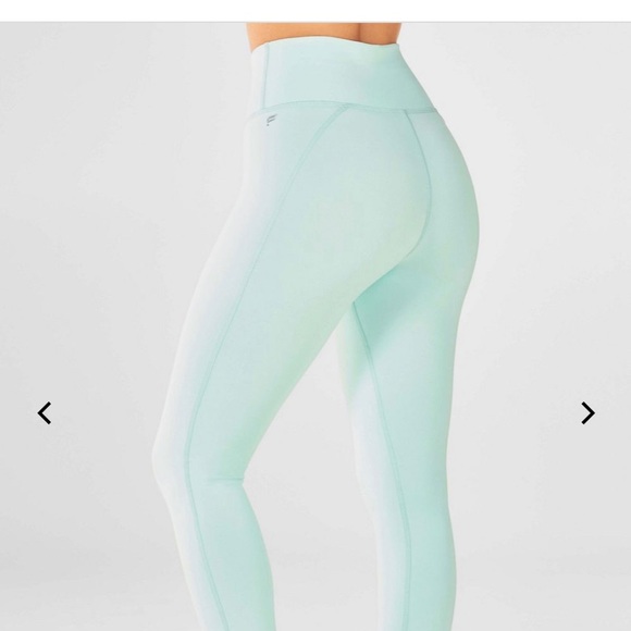 Fabletics Mint Green capri leggings - Picture 1 of 5